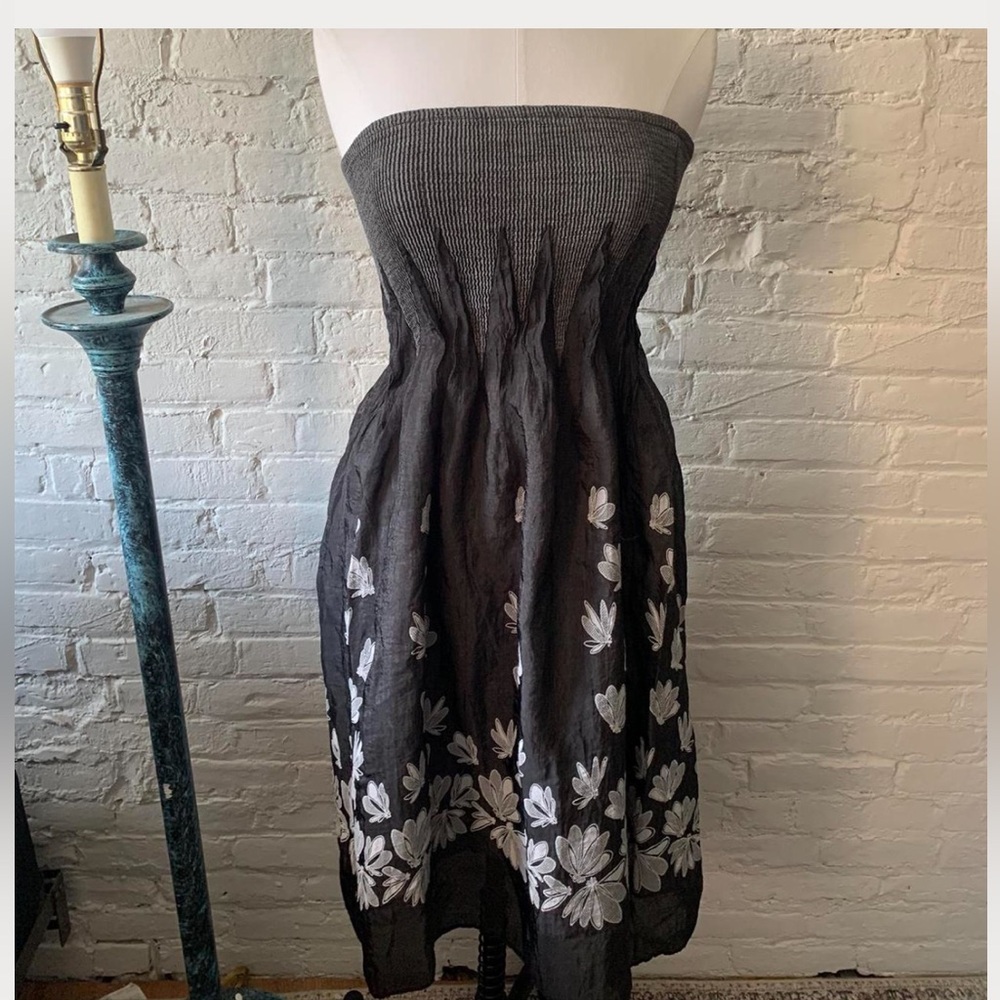Elegant Black and Gray Floral dress